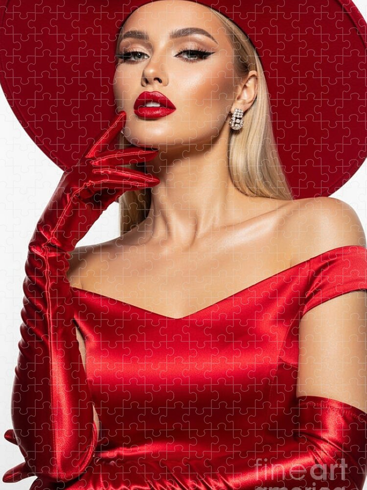 Blonde Bourgeoise Jigsaw Puzzle: A Captivating Portrait of Sophistication