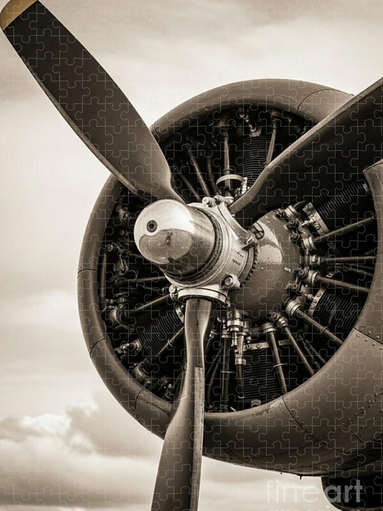 Vintage Aircraft Engine Close-Up Jigsaw Puzzle: Aviation History